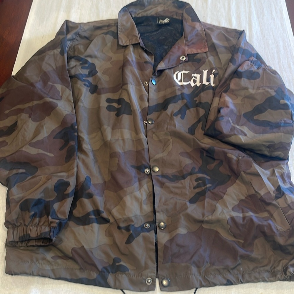 B0364 Camo Molokai Surf Co. Cali Windbreaker medium camouflage